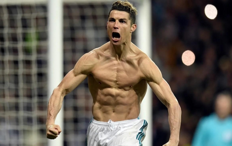 Bí quyết ăn kiêng, giữ gìn vóc dáng bất chấp tuổi tác của Ronaldo