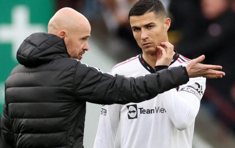 Ronaldo 'đá xéo' Ten Hag không biết gì về bóng đá