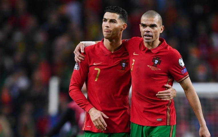 Ronaldo có hành động khiến Pepe và triệu Fan xúc động