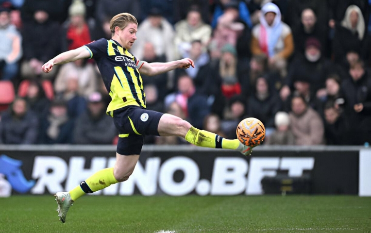 De Bruyne lập công, Man City nhọc nhằn vào vòng 5 FA Cup