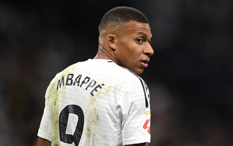 Mbappe báo tin không vui cho Real Madrid