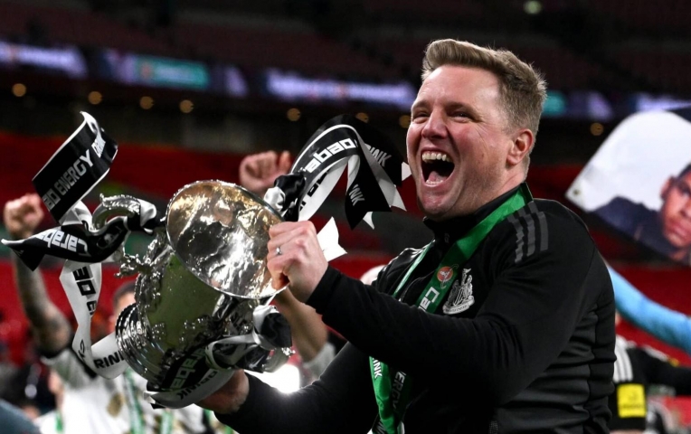 Vừa vô địch Carabao Cup, HLV Newcastle đối diện ngay trát sa thải