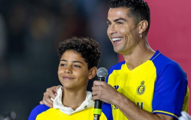 Cristiano Ronaldo Jr gây sốc khi có thể khoác áo 6 đội tuyển quốc gia