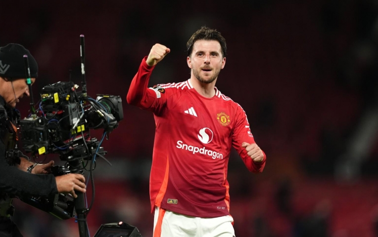 Mason Mount đi vào lịch sử Manchester United