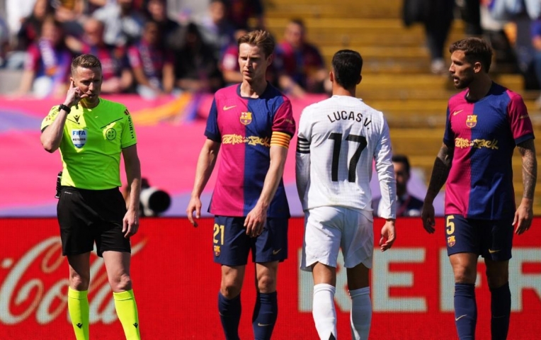 Trọng tài giải thích lý do nói 'Cảm ơn Chúa' trận Barca vs Real Madrid