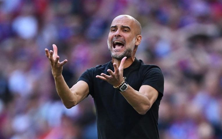 Pep Guardiola hiện tại siêu lẩm cẩm