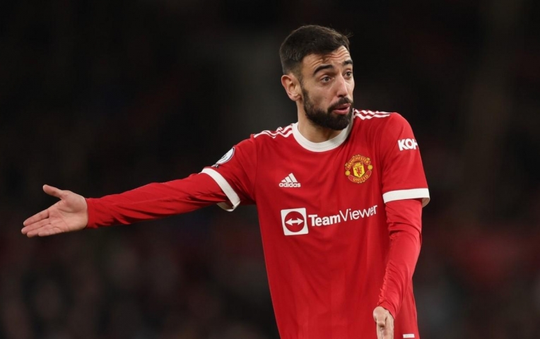 Bruno Fernandes gây tranh cãi trước thềm chung kết với Tottenham