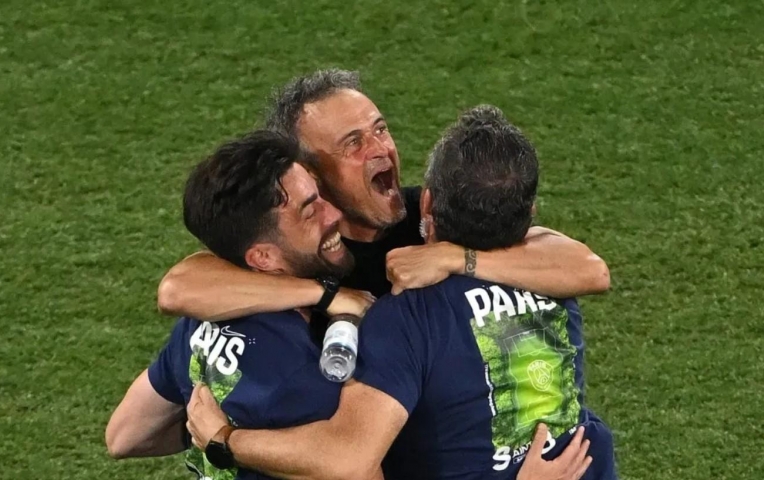 HLV Luis Enrique khiến cả châu Âu ngỡ ngàng