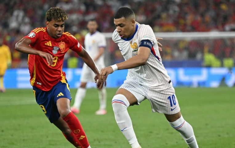 Mbappe phản ứng bất ngờ sau trận thua đắng Tây Ban Nha