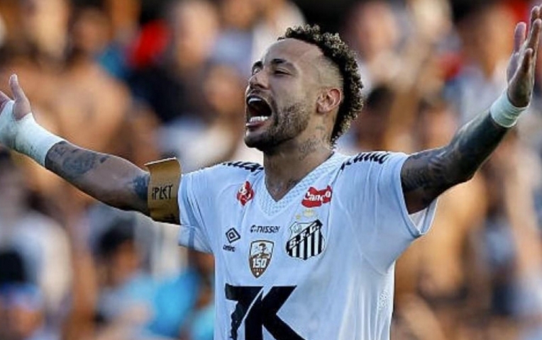 Trở lại huy hoàng, Neymar lập hattrick lịch sử cứu cả mùa giải của Santos