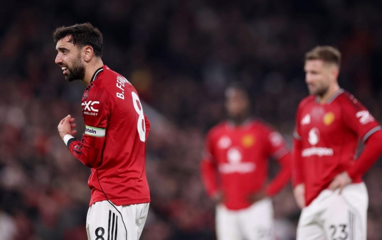 Bruno 'nổi điên' với đồng đội, phòng thay đồ MU hỗn loạn tột độ