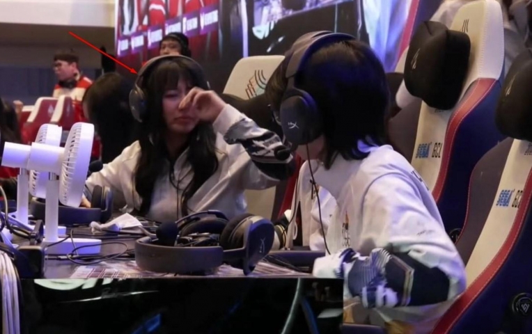 CĐV Đông Nam Á dậy sóng vụ tuyển thủ Thái Lan gian lận vẫn thua Việt Nam