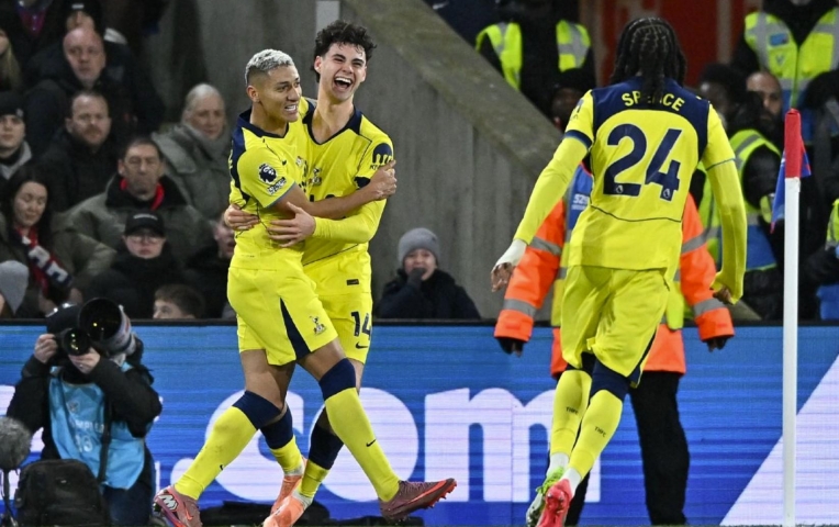 Sao trẻ Archie Gray tỏa sáng, Tottenham thắng nhọc Crystal Palace