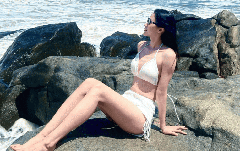 Kiều Trinh nóng bỏng với loạt ảnh bikini thả dáng cực xinh