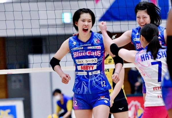 Đội bóng cũ của Thanh Thúy sang Việt Nam tập luyện