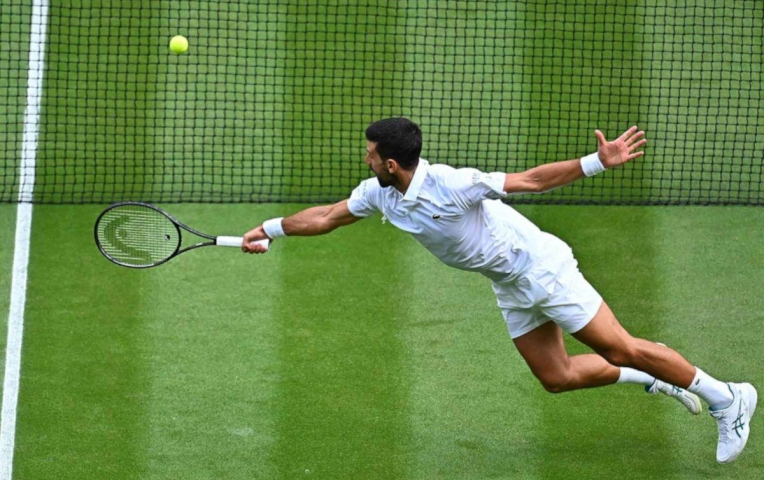 Nick Kyrgios gây bất ngờ khi nói về khả năng Novak Djokovic treo vợt