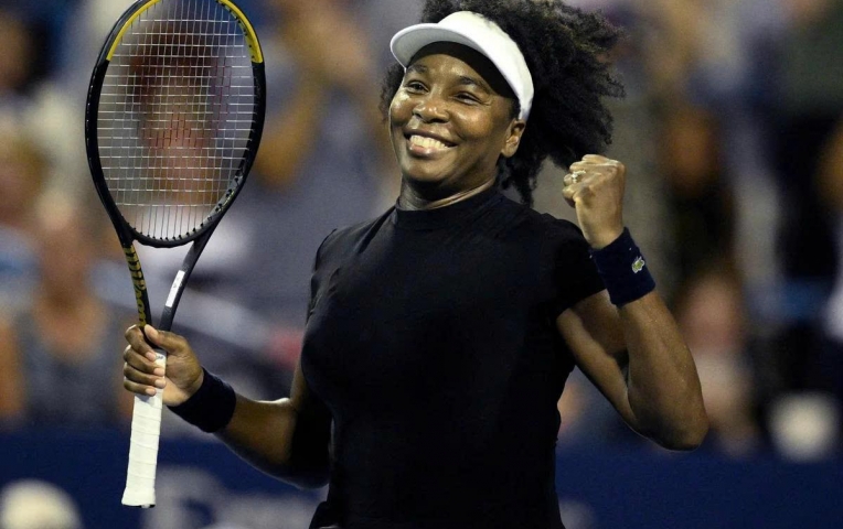 Venus Williams lập kỷ lục ở tuổi 45