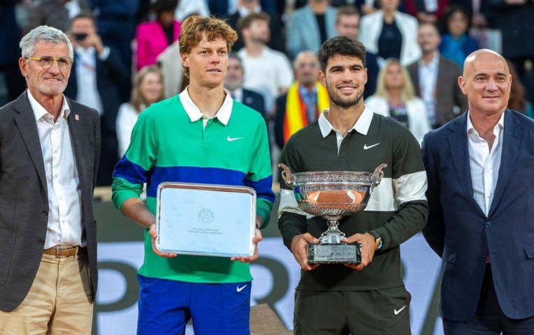 Nadal ngả mũ thán phục Sinner về một điều