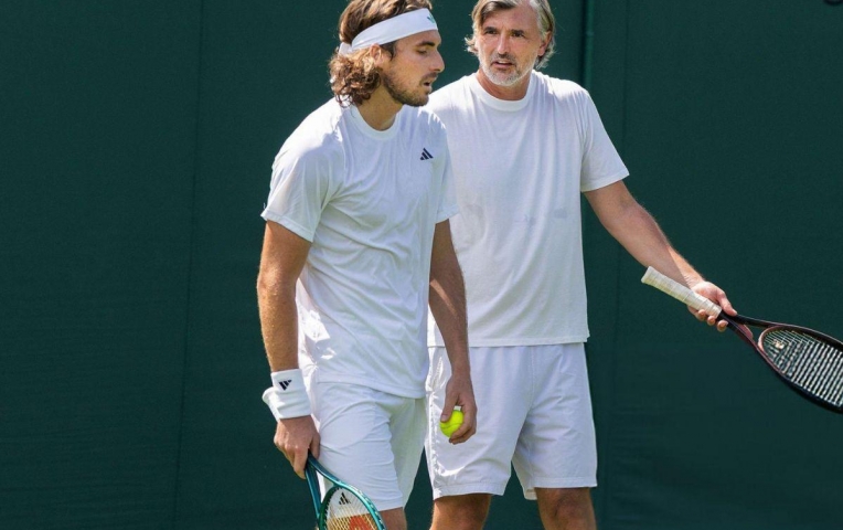 Thầy cũ Djokovic chê thẳng mặt Tsitsipas