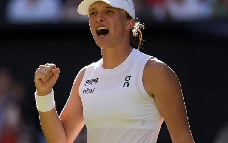 Swiatek gây bất ngờ khi tiết lộ bí quyết thăng hoa ở Wimbledon 2025