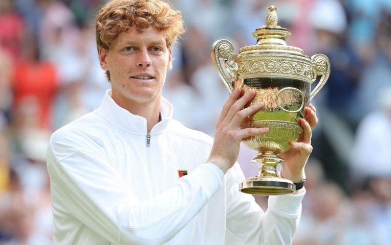 Vô địch Wimbledon, Sinner vượt mặt Djokovic và Federer