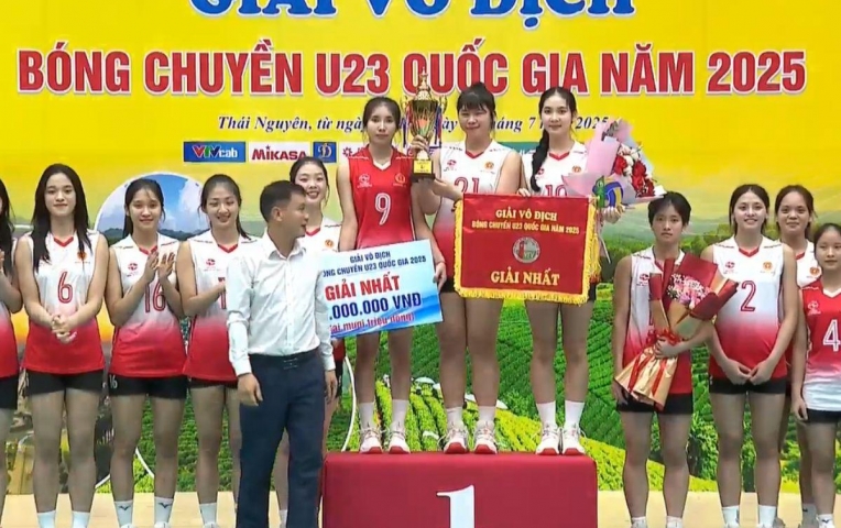 Trao giải tập thể, cá nhân giải bóng chuyền U23 quốc gia 2025