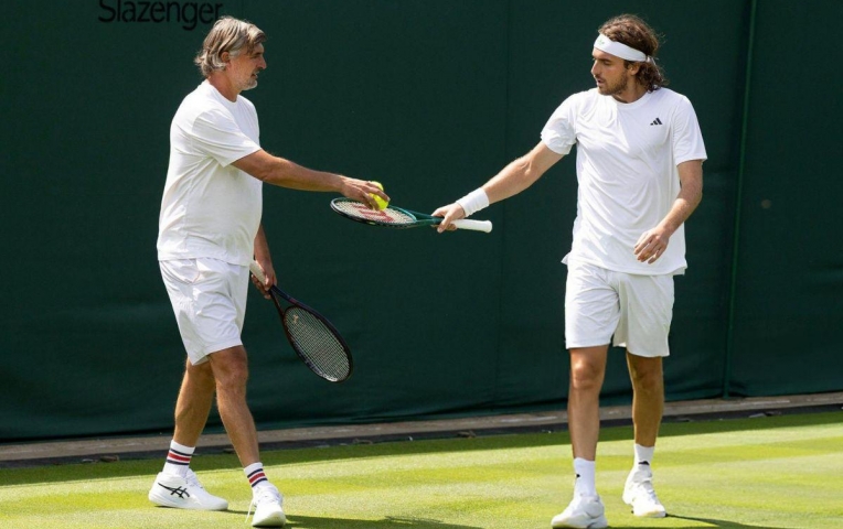 Tsitsipas sa thải thầy cũ Djokovic sau khi bị chê thẳng mặt
