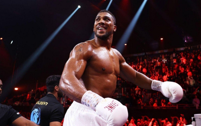 Anthony Joshua được đồn đoán so găng với nhà vô địch Olympic