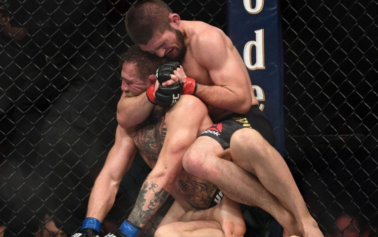 Người trong cuộc hé lộ nguyên nhân McGregor thua thảm Khabib 6 năm trước