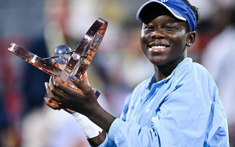 Hạ nhà vô địch Grand Slam, hiện tượng 18 tuổi đăng quang Rogers Cup 2025