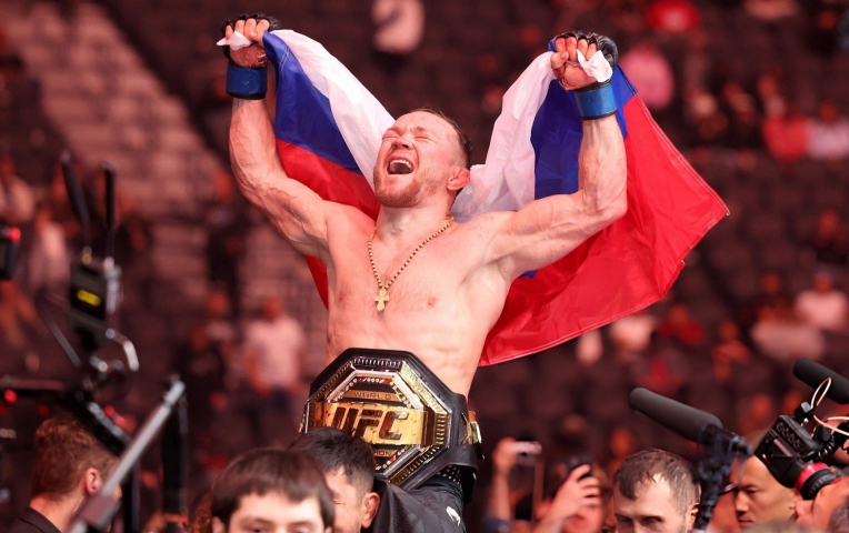 UFC 323: Bất ngờ nối tiếp bất ngờ, tân vương xuất hiện