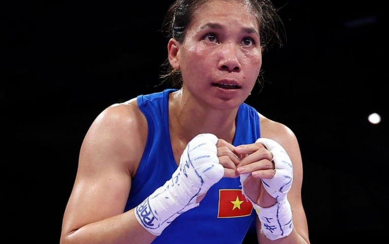 'Bà mẹ hai con' Hà Thị Linh áp đảo, lọt chung kết boxing SEA Games 33