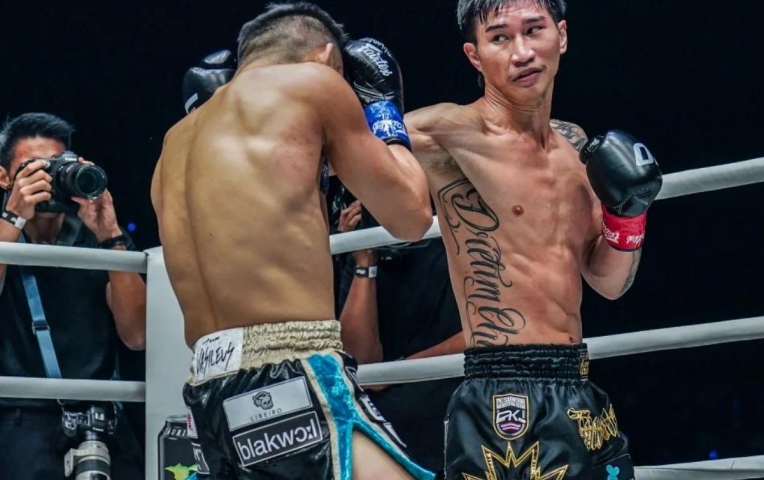 Dính 'nộ long cước' từ cao thủ Trung Quốc, Tawanchai nghỉ thi đấu dài hạn