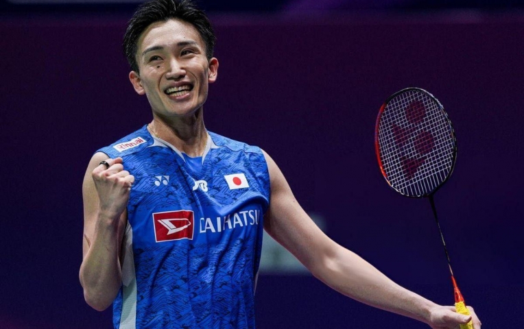 Kento Momota tái xuất sau một năm rưỡi vắng bóng