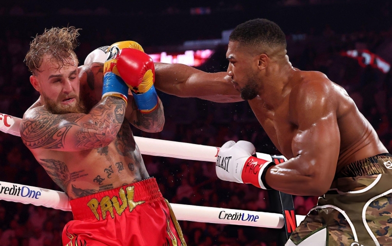 'Jake Paul là nguyên nhân khiến Anthony Joshua suýt mất mạng'