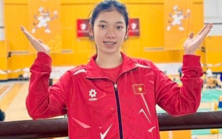 Thần đồng 14 tuổi đi vào lịch sử cầu lông Việt Nam với màn nhảy vọt hơn 700 hạng