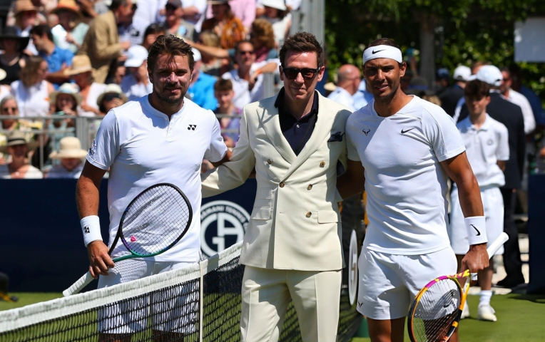 Ngược dòng hạ tay vợt số 1 Pháp, Wawrinka quân bình thành tích của Nadal