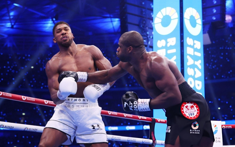 Anthony Joshua có nguy cơ giải nghệ sau biến cố khiến hai cộng sự qua đời