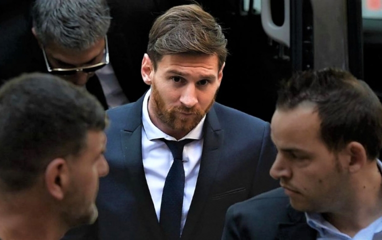 Chủ tịch lên tiếng, vụ Messi trở lại Barca gặp 'biến lớn'