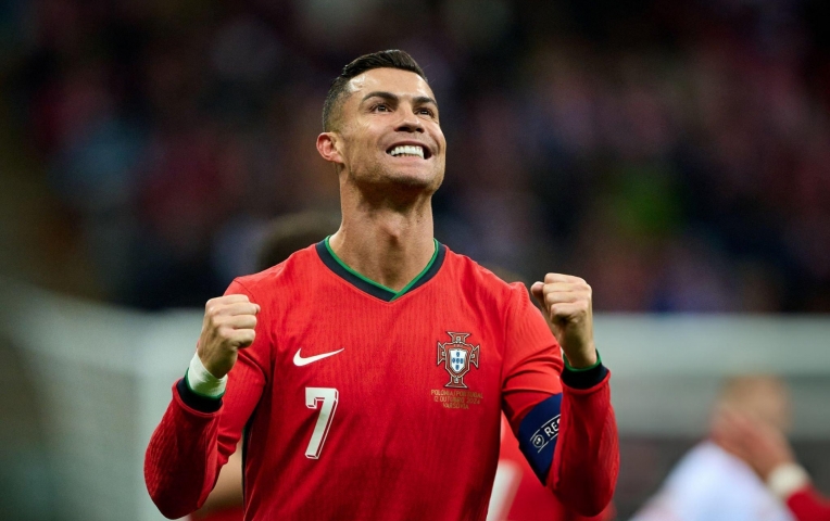 Ronaldo khiến HLV Bồ Đào Nha phải 'choáng váng'