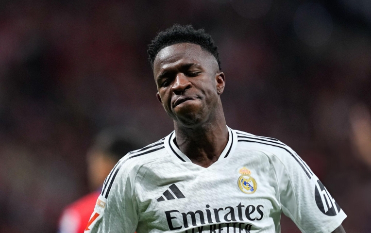 Real Madrid nhận tin cực buồn từ Vinicius Jr trước thềm đại chiến Liverpool