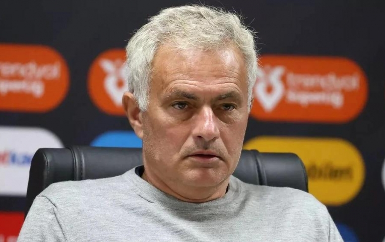 HLV Jose Mourinho rời Thổ Nhĩ Kỳ