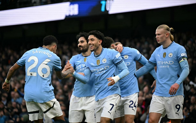 Tân binh lập hat-trick, Man City nghiền nát Newcastle trên sân nhà