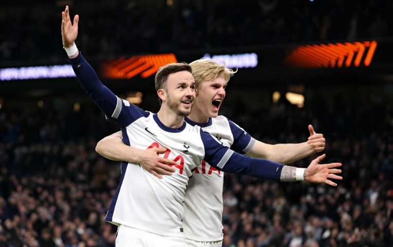 Tottenham thắng nghẹt thở, giành vé vào tứ kết Cúp C2