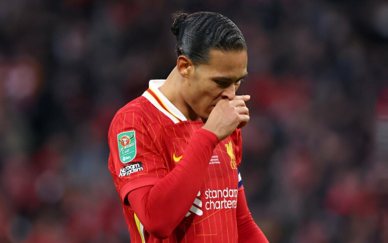 Van Dijk làm gián đoạn cuộc vui của Newcastle, thể hiện bản chất thật