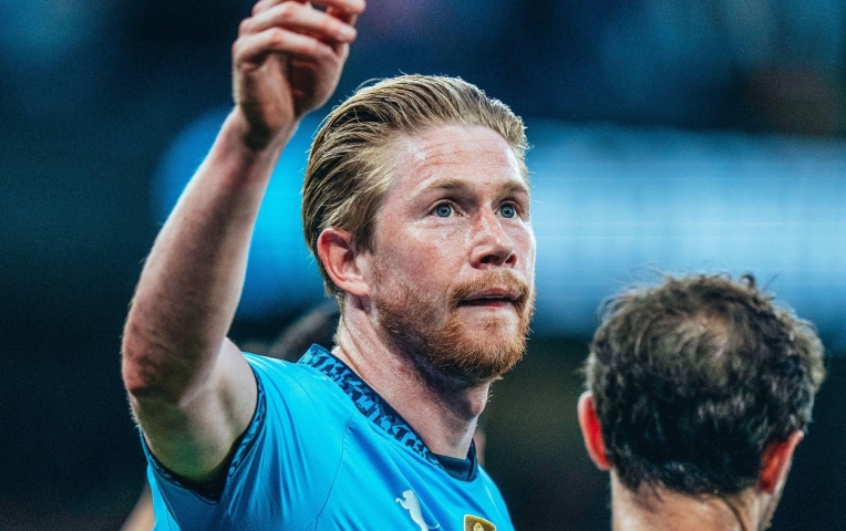 De Bruyne rực sáng, Man City đánh chiếm top 3 Ngoại hạng Anh