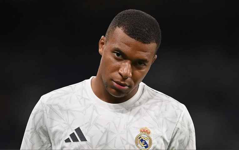 Phục thù vụ Mbappe, PSG sẽ đánh cắp ngôi sao toàn năng của Real Madrid