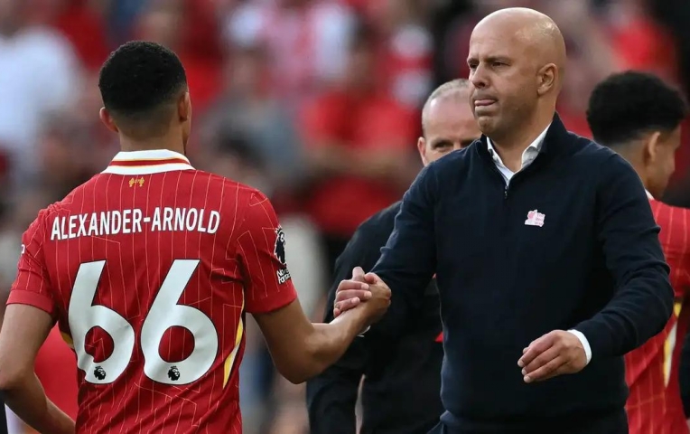 Mất trắng vào tay Real, Liverpool đưa ra quyết định cứng với Arnold