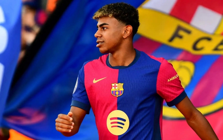 Cảm động đằng sau việc Yamal không chụp ảnh ký hợp đồng với Barca
