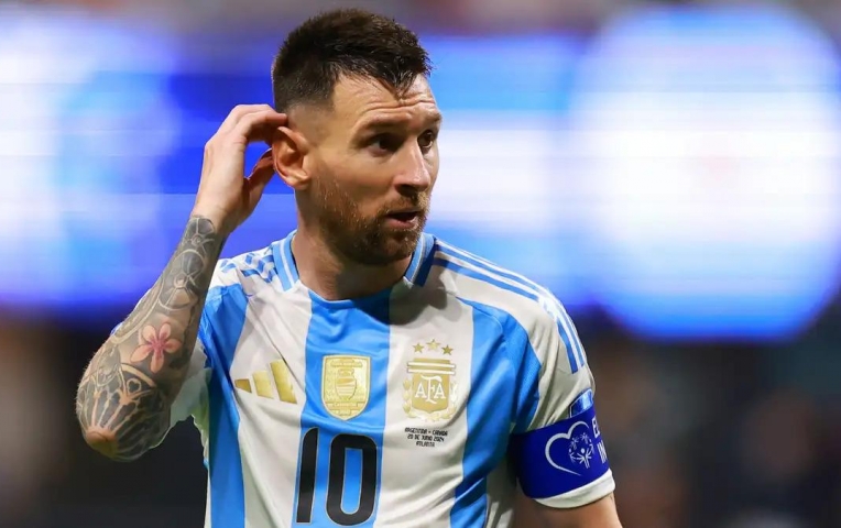 Tuổi già sức yếu, Messi nhận tin đau lòng từ Argentina